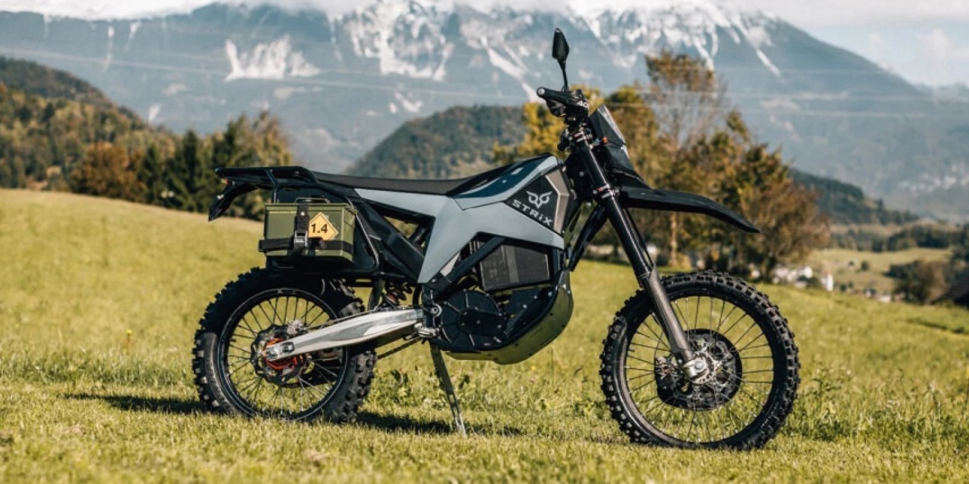 STRiX Electric Enduro：軍規平台打造的 90hp 電動越野車，975Nm 扭力比 450cc 燃油車更猛