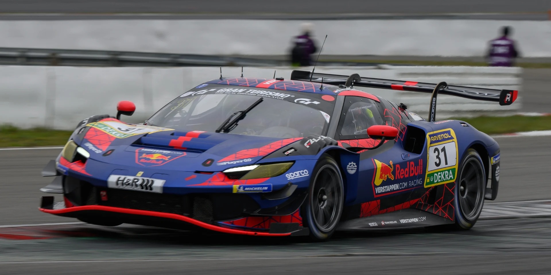 Verstappen首戰紐柏林北環GT3奪冠，展現全方位賽道統治力