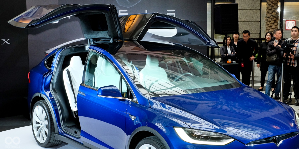 Tesla 頂級鷹翼降臨。運動休旅車Model X 台灣發表