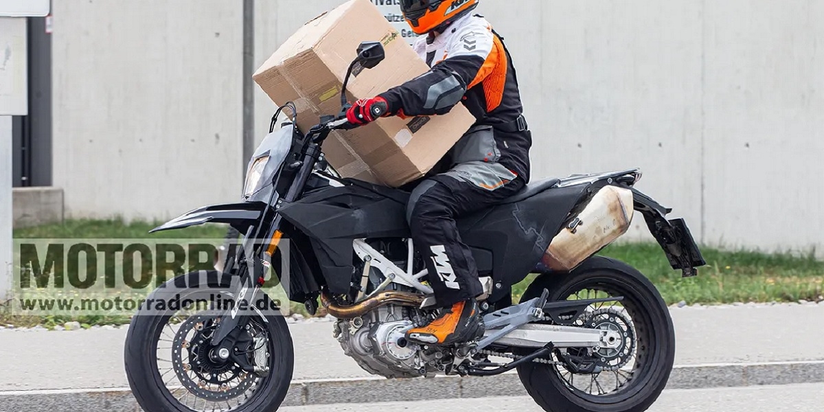 全新引擎即將上身!2024 KTM 690 SMC 、690 Enduro R測試車照片曝光
