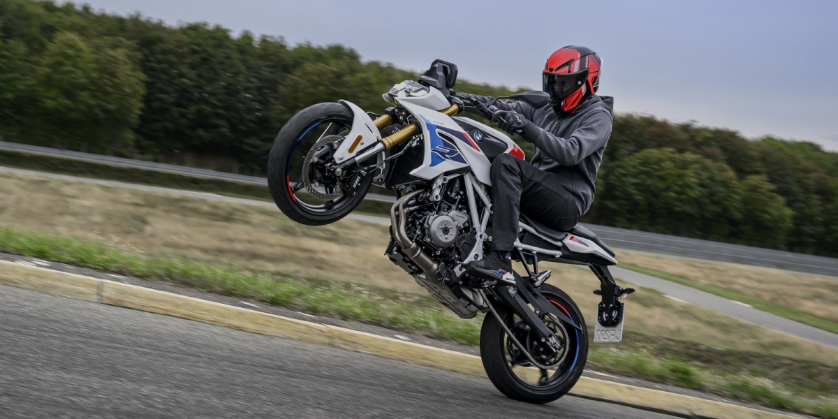 承襲老大哥剽悍基因！BMW 發表全新黃牌街車 F 450 R，48匹馬力搭配免拉離合黑科技