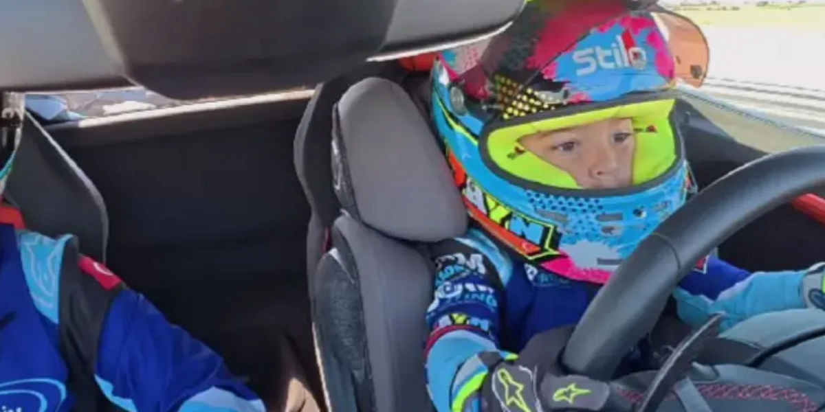 地表最速五歲小孩!Kenan Sofuoglu之子開著V12引擎Lamborghini創下313km/h成績