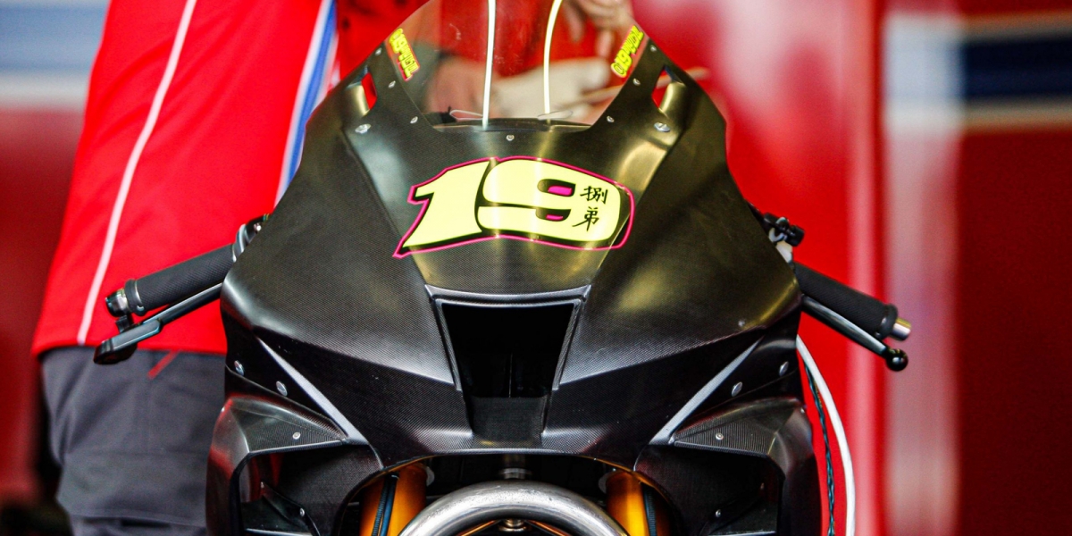 HONDA CBR1000RR-R裸罩曝光!捌弟WSBK新戰車測試亮相