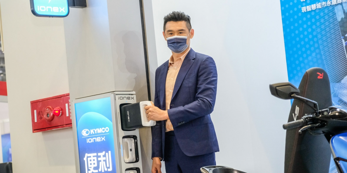 Ionex路燈不只是燈桿 全力衝刺裝設換電站!KYMCO Ionex登陸2022智慧城市展