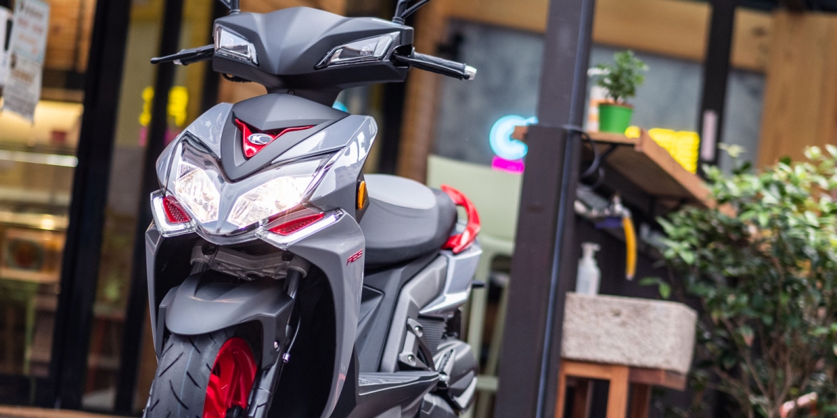 日本媒體大力讚賞「動力輕快、配備豐富」!KYMCO Racing S 150 ABS新色上市