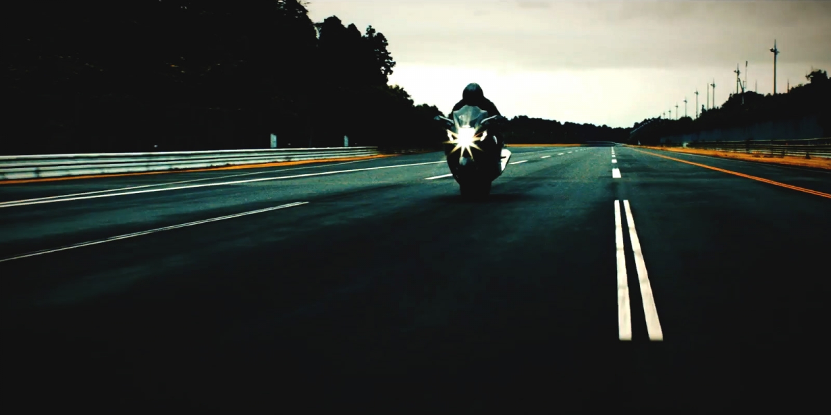 SUZUKI HAYABUSA 時速300強勢回歸,加入電控挑戰地表最速!
