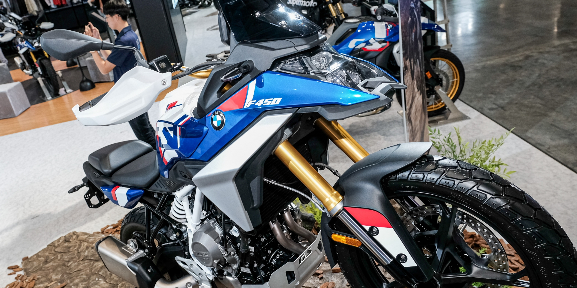 48匹馬力、ERC離合器降臨、38.9萬起！黃牌ADV新標竿 BMW F 450 GS 2026 國際重型機車展實車直擊