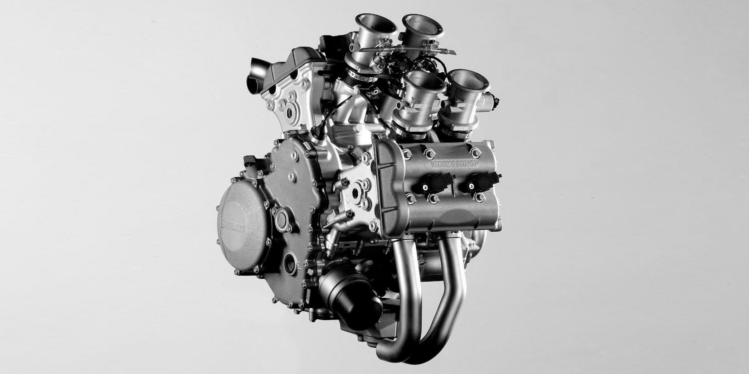 GP技術下放。DUCATI 證實將推出L型四缸仿賽!