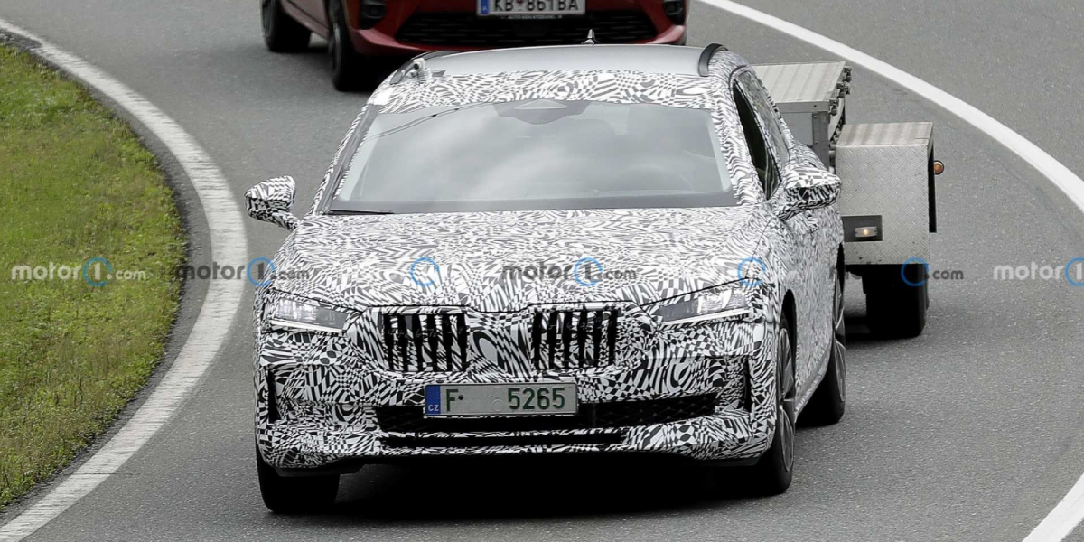新世代VAG特色上身?Skoda Superb Combi偽裝車國外捕獲