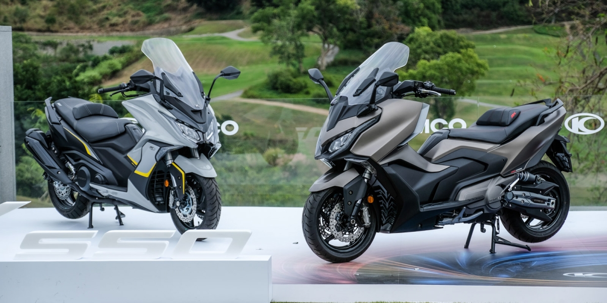 KYMCO AK550全新改款亮相,電動風鏡、定速巡航上身!