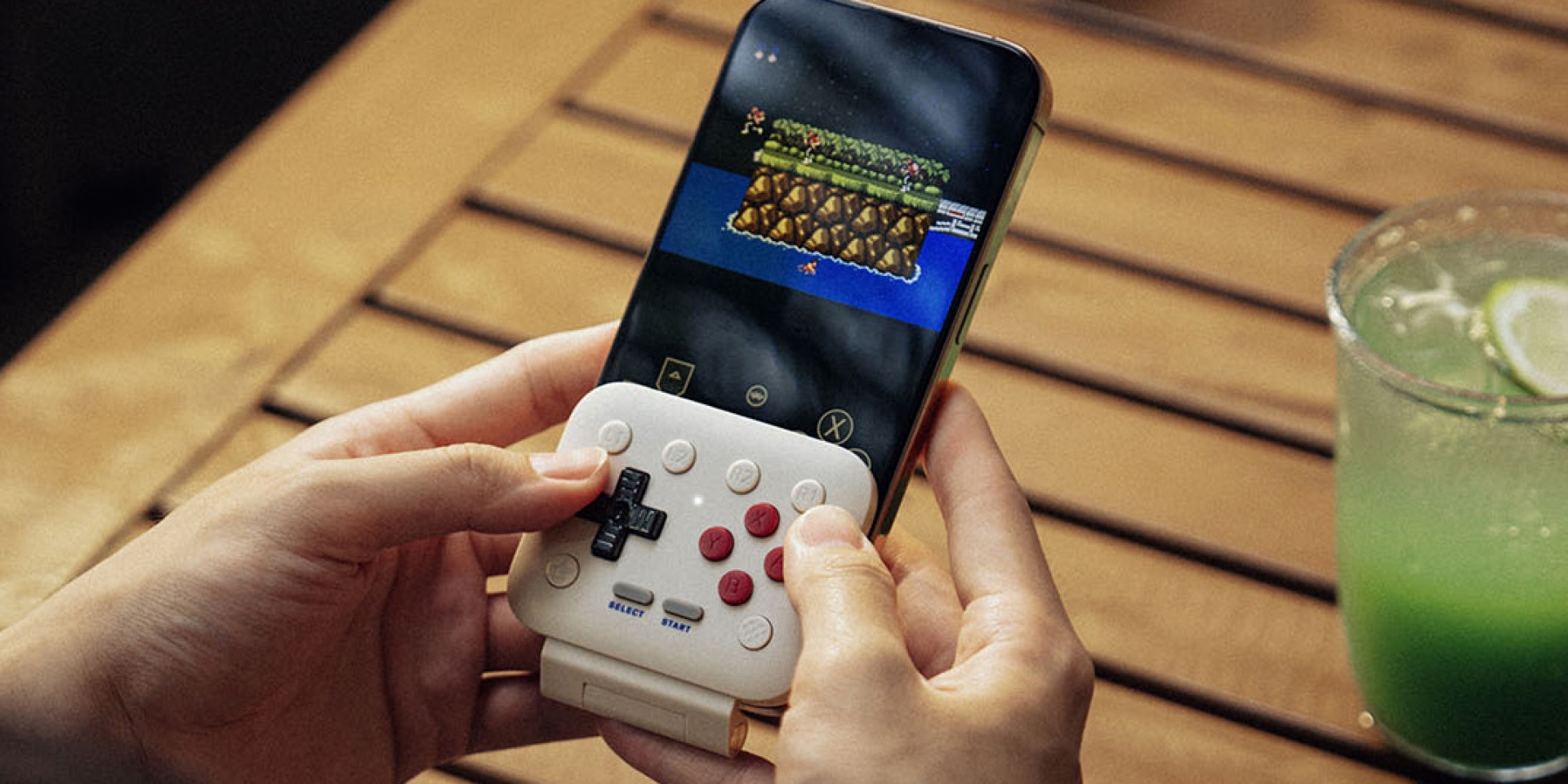 8BitDo FlipPad 把手機變 Game Boy，29.99 美元買一片會翻開的復古按鍵