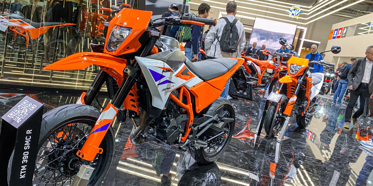 2024米蘭車展。叛逆滑胎x狂野冒險!2025 KTM 390 SMC R/ADVENTURE R 米蘭車展現身