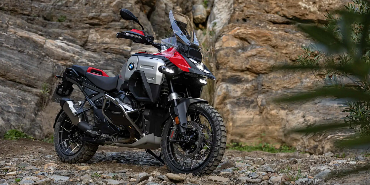 方正造型大油箱、自動換檔系統上身!2025年式BMW R 1300 GS Adventure 正式發表