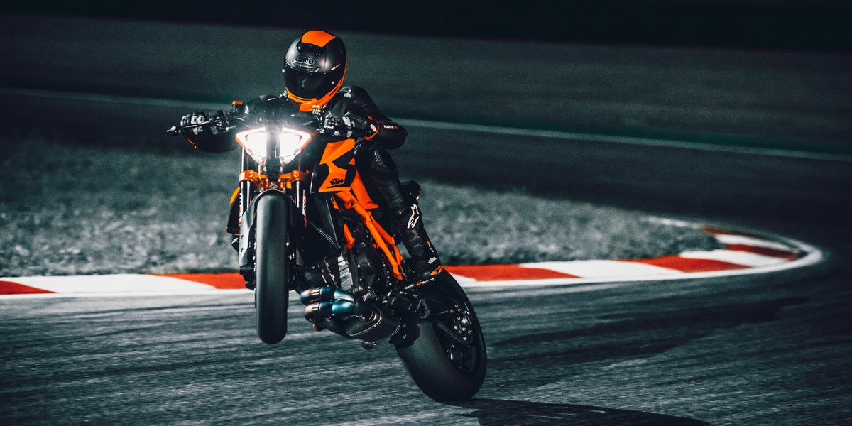 一個R不夠猛爆!KTM準備推出1290 SUPER DUKE RR,專利文件德國曝光