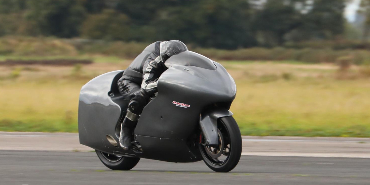 830匹渦輪HAYABUSA,曼島TT好手Guy Martin再次挑戰1英里極速紀錄!