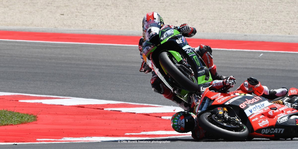 WSBK 義大利站。DUCATI車手Chaz Davies遭輾 脊椎斷裂