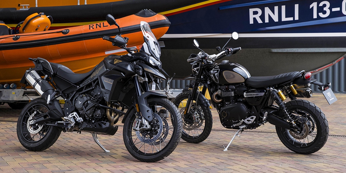 丹尼爾·克雷格的007專屬Triumph雙車現身拍賣會,讓你成為下一位「詹姆士·龐德」