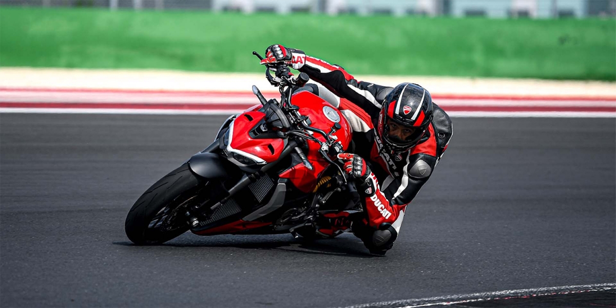 經典雙缸回歸,無人能敵!2022 DUCATI Streetfighter V2 全新發表