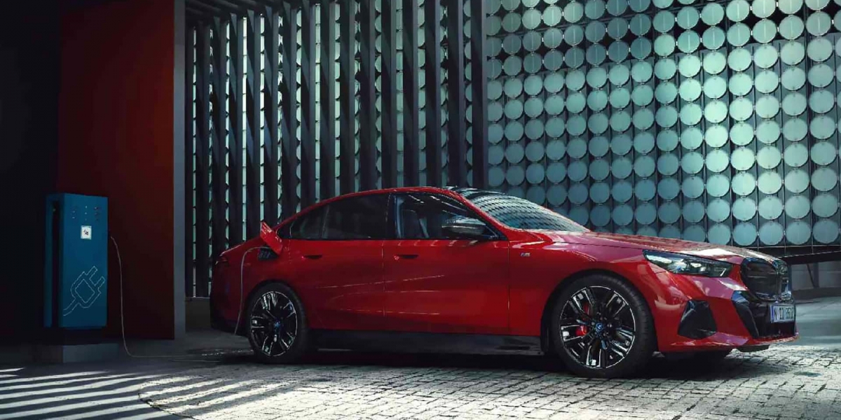 第八代BMW 5系列正式發表,i5純電版本打頭陣