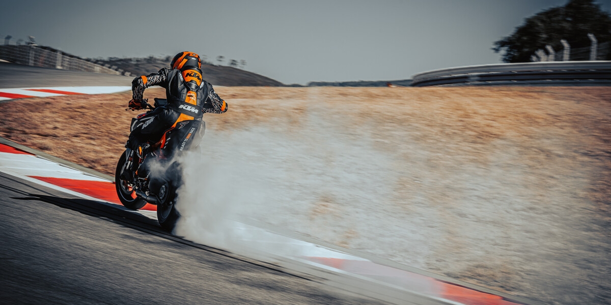 890已經不夠看?上看180匹的KTM 1290 SMT間諜照無預警流出