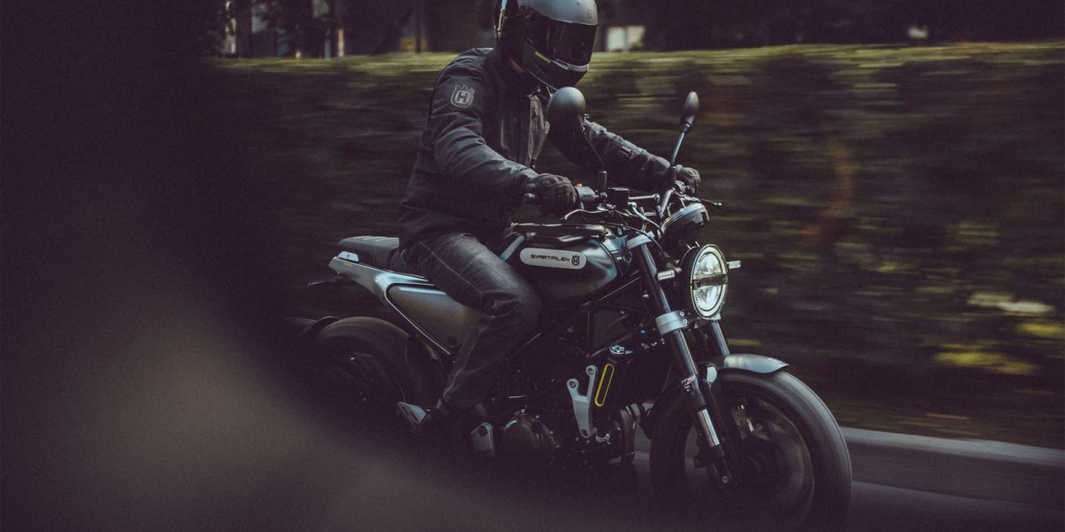 迷你黑箭現身。2021 Husqvarna Svartpilen 125 海外發表