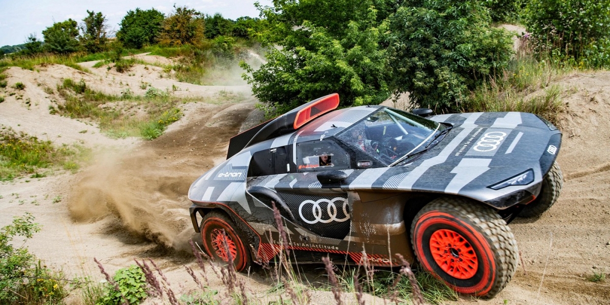 Audi打造電動賽車RS Q e-tron挑戰2022年達卡拉力賽