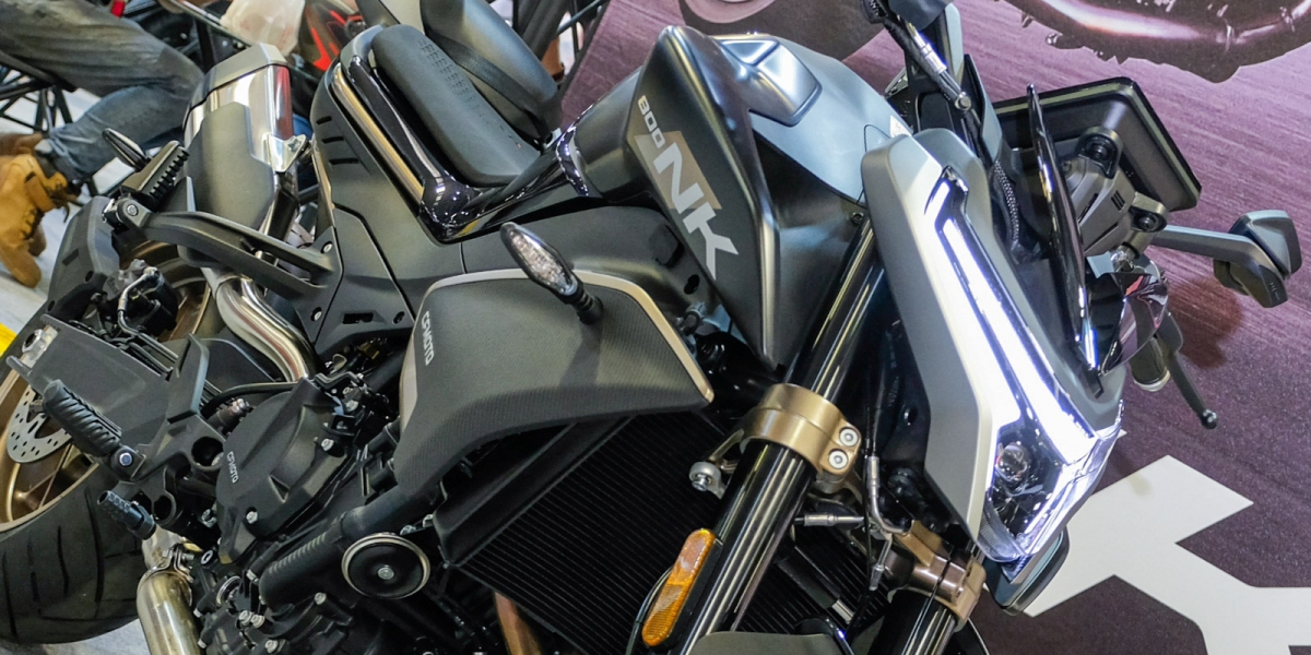 黃牌入門、紅牌進階通通有!CFMOTO 800NK/450NK 台灣發表
