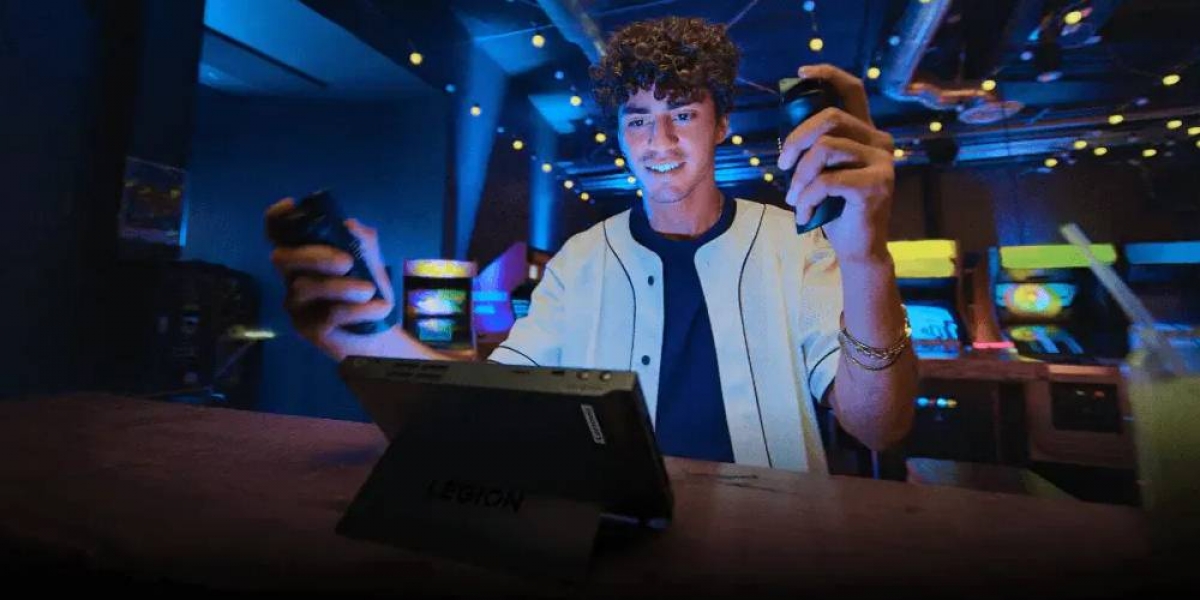 Lenovo Legion Go:8.8吋QHD+螢幕、144Hz更新率、Ryzen Z1系列處理器、49.2Wh電池的Windows掌上遊戲機!