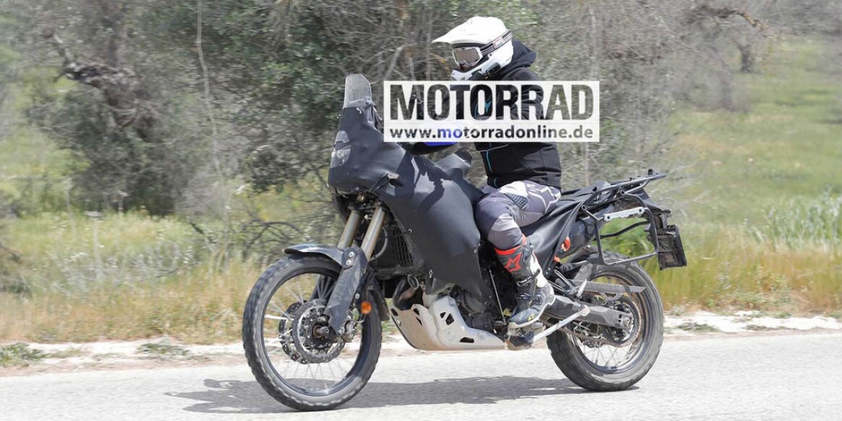 全新懸吊、坐墊和大燈造型?Yamaha Tenere 700 測試車間諜照曝光!