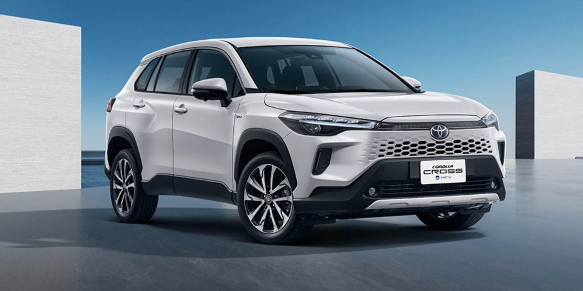 TOYOTA Corolla Cross、Camry、CROWN 勇奪2025車訊風雲獎三項大獎