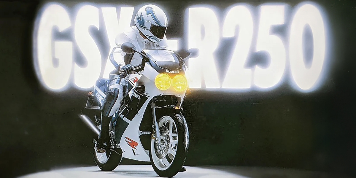 披著戰袍的溫柔漢！Suzuki GSX-R250 獨特「雙喉化油器」配置，竟是為了讓你舒服旅行？