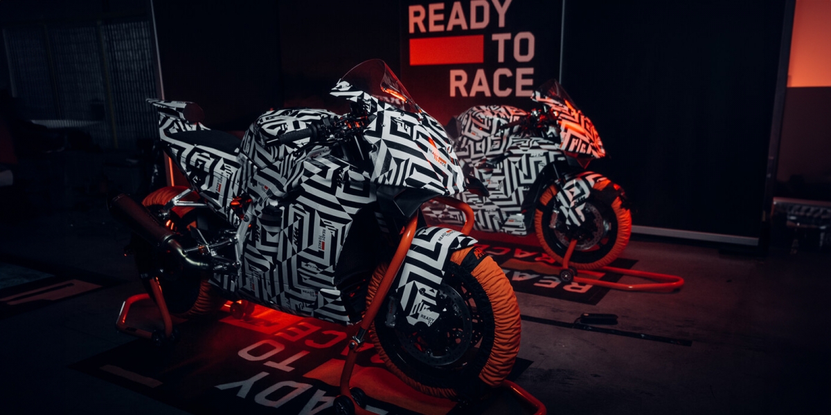 128匹馬力、道路合法、GP等級大翅膀! KTM 990 RC R 最快2025年初上市