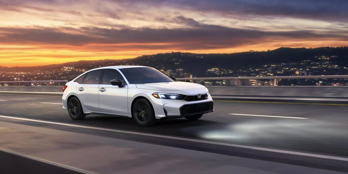 2025年式Honda Civic Si維持六速手排,售價約台幣98萬元