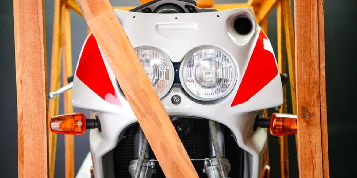 FZR750R 原味封存超過十年！Yamaha OW-01 成為拍賣市場焦點