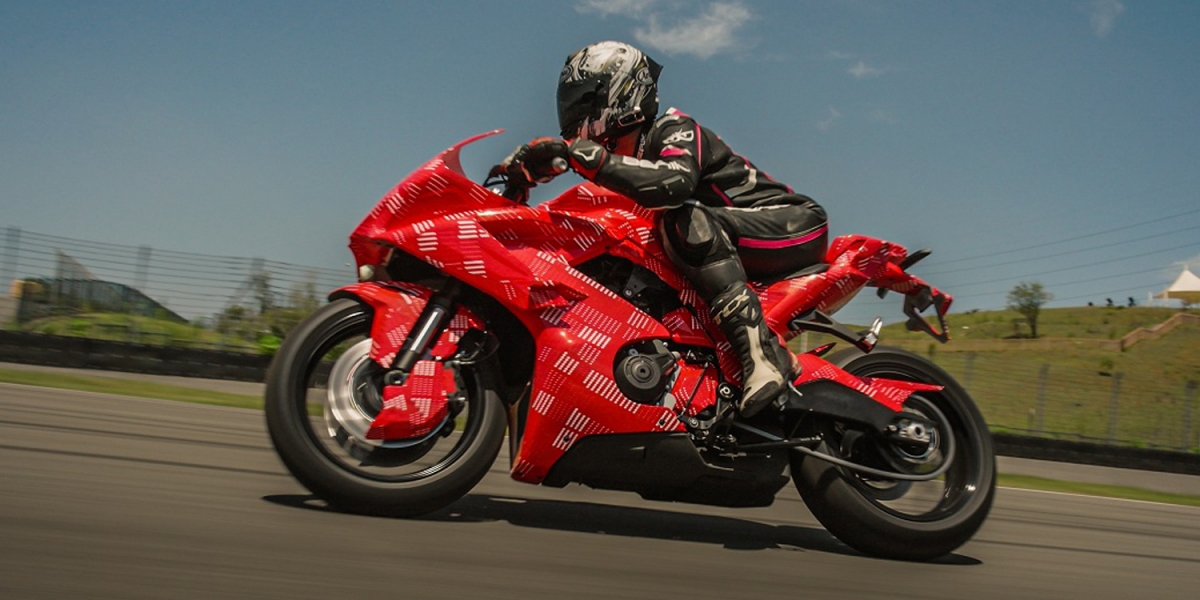 四缸500SR、三缸675SR亮相!CFMOTO兩款全新仿賽偽裝車無預警登場