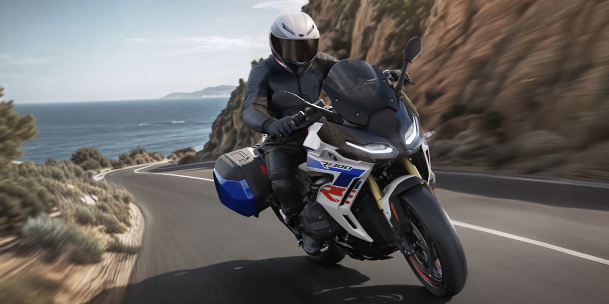 145匹馬力、ACC主動定速巡航上身!BMW R 1300 RS 全新進化,動力與舒適兼備