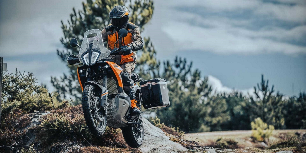 配備、電控升級!2023年式KTM 890 Adventure登場