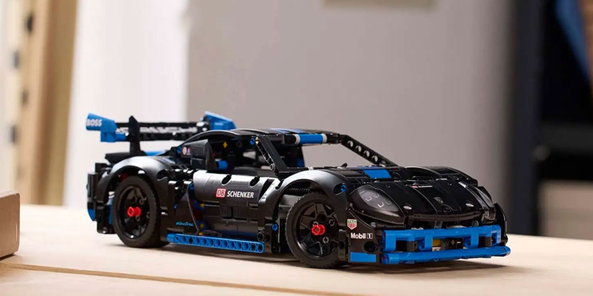 LEGO Technic Porsche GT4 e-Performance 電動賽車:遙控超跑化身積木模型!