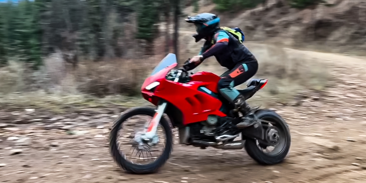 Panigale V4是越野車嗎?美國YouTuber把報廢Ducati轉生成V4越野車!