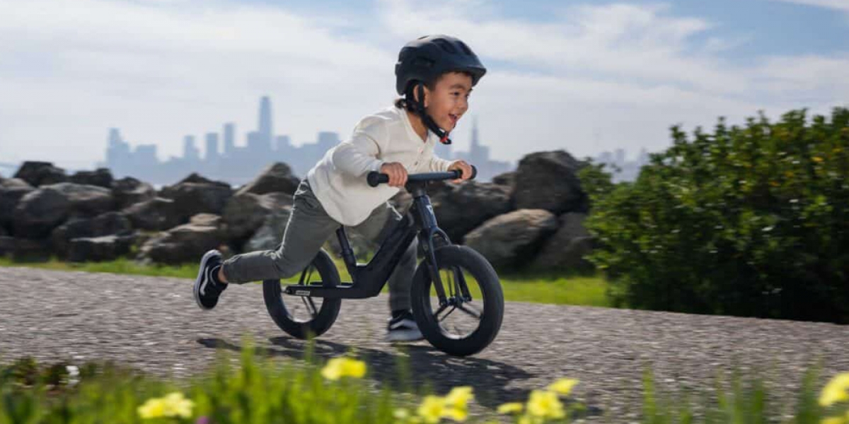 超輕碳纖維兒童滑步車:1.9到2.8公斤,孩子騎得爽、爸媽拎得輕!