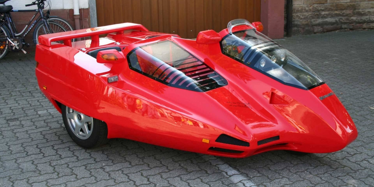 這不是機車吧!科幻造型的邊車設計!