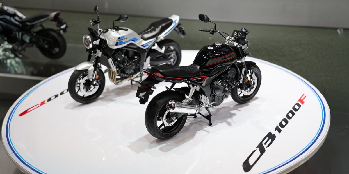 縮小十二倍的熱血靈魂！田宮打造全新 Honda CB1000F 模型，連同二行程傳奇 RZV500R 攜手重現靜態美學的極致