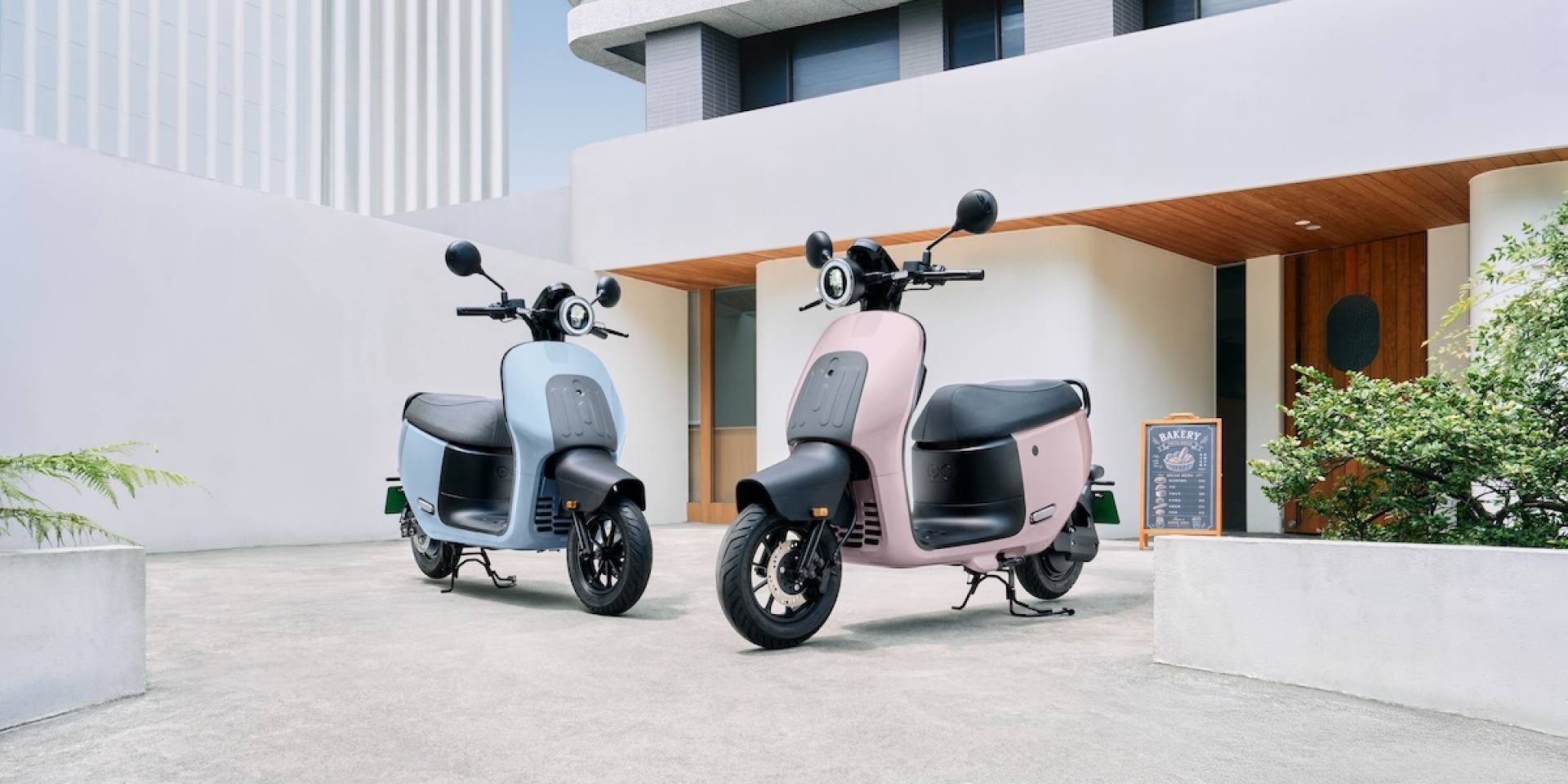 Gogoro EZZY 莫蘭迪新色「淺粉」、「灰藍」絕美上市！ 購車再享限時資費每月 $168 起，打造輕鬆騎乘三大「心」級體驗，最低不到 2 萬入手！