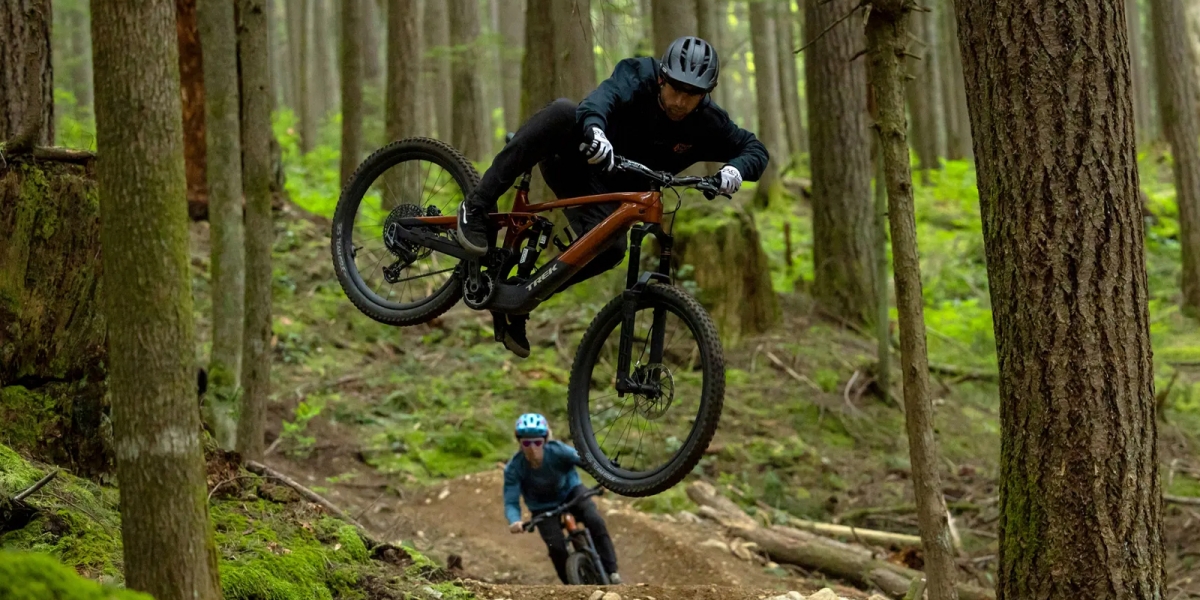 Trek Slash+:250W馬達、580Wh電池、SRAM變速、RockShox 頂級避震,售價26.2萬元起的終極電動登山車!