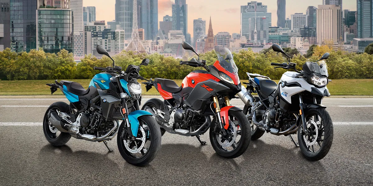 快排系統上身、巡航版本同步推出!BMW F 900 R Shifter、F 800 GS Touring法國市場正式推出