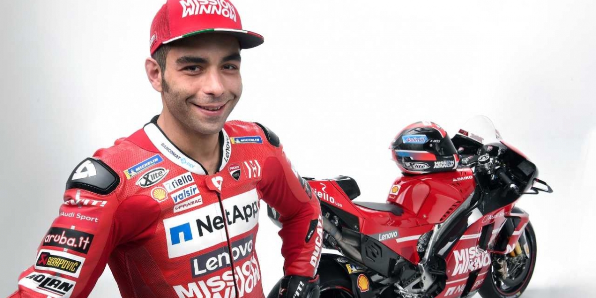 9歲開始比賽 28歲才能上路!MotoGP車手Petrucci剛拿到駕照!