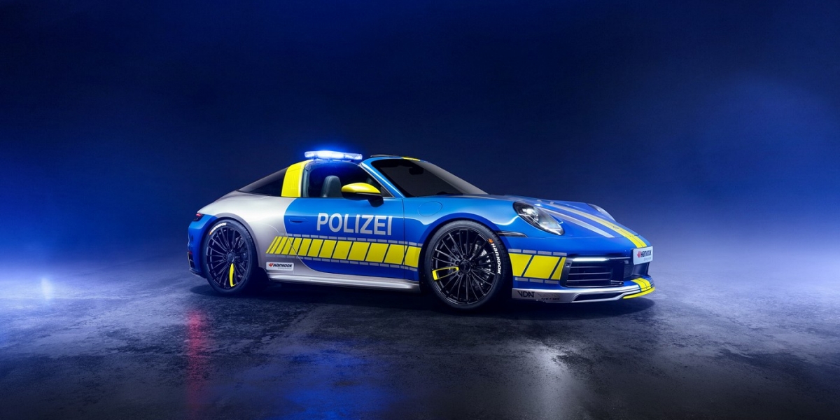 台灣警察騎Gogoro,德國警察開Porsche Targa 4