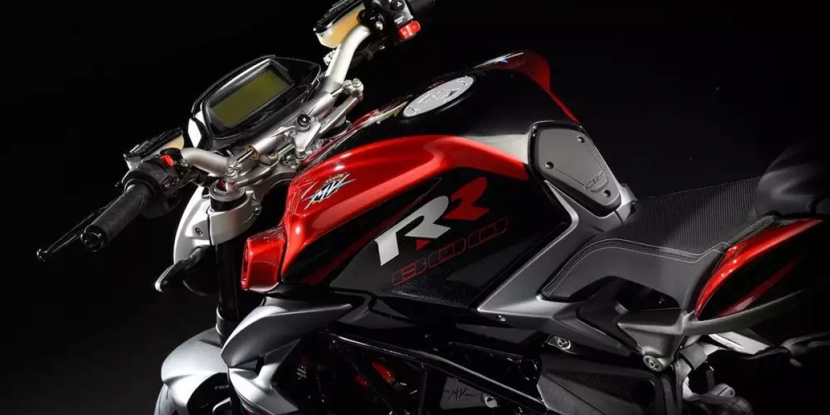 今晚你想念的是不是我 - 2018 New Brutale B3 800RR