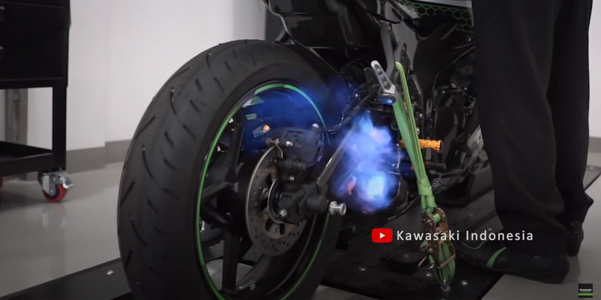 YOSHIMURA與ZX-25R的低鳴嘶吼!KAWASAKI ZX-25R改裝聲浪上片