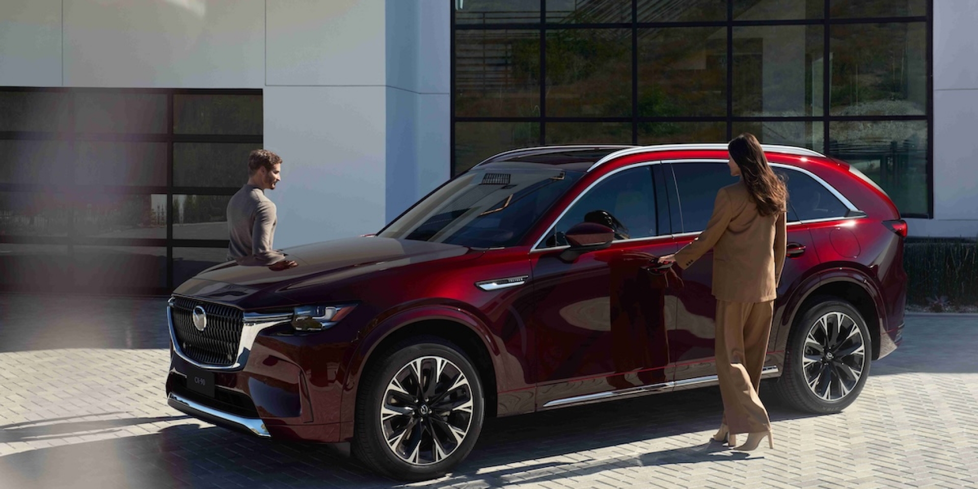 2027 年式 MAZDA CX-90 深化全方位移動價值 多層次安全防護與豪華科技再升級   以旗艦跑旅格局展現七座休旅標竿